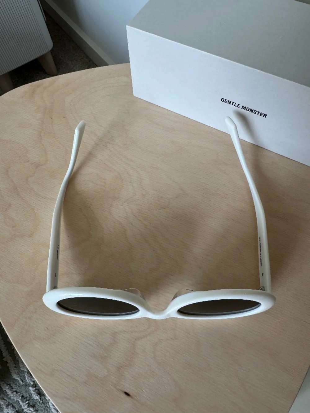 Gentle Monster La Mode W2 Sunglasses in White